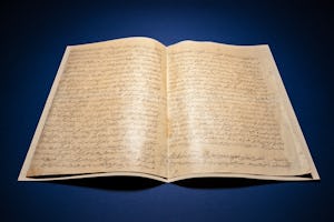 Fotografía de las primeras páginas de la Voluntad y Testamento de ‘Abdu’l-Bahá