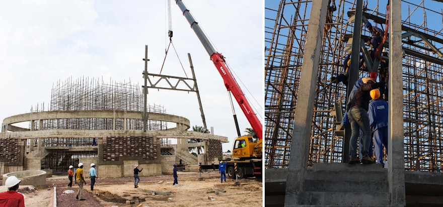 Workers assembled the steel elements on the ground into large segments of the superstructure, which were then lifted into place. Shown here is the installation of the first segment.