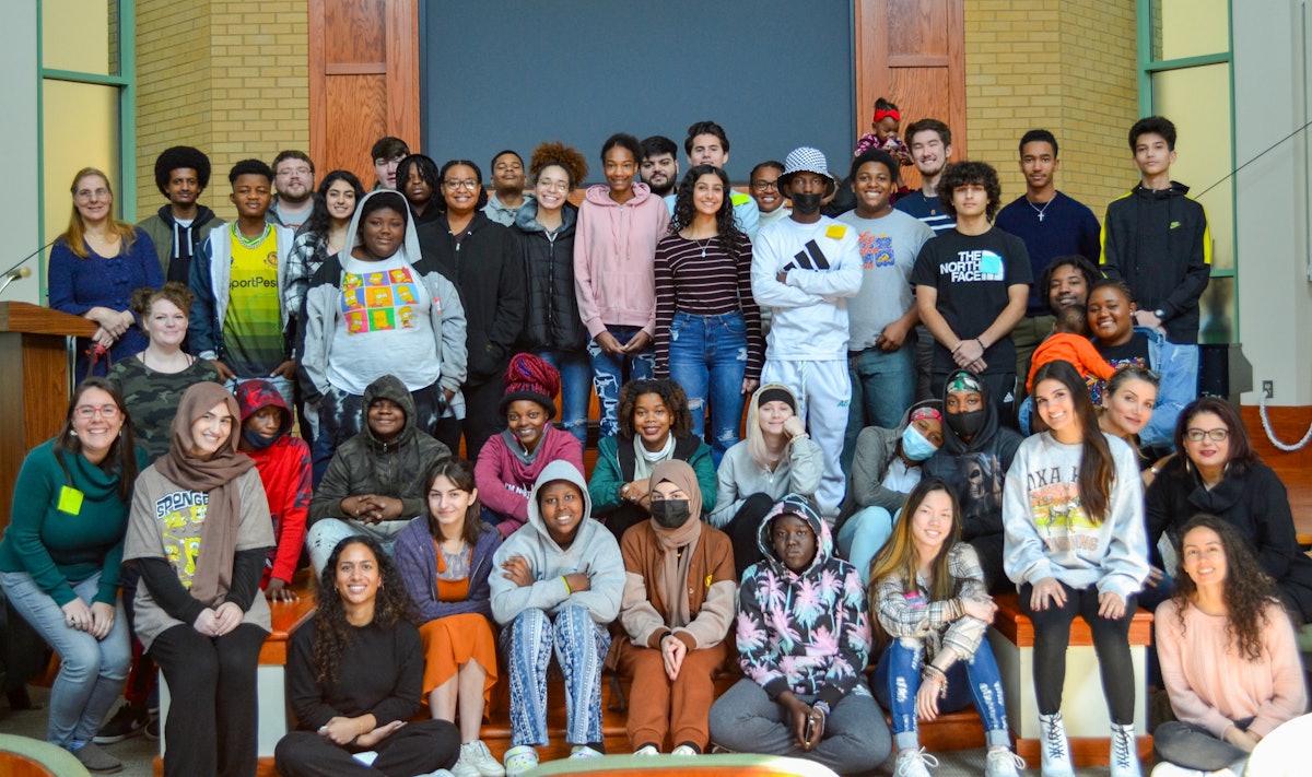 In the United States, a youth conference was held in Nashville, Tennessee, that included discussions and artistic activities centered on building vibrant communities dedicated to the promotion of peace.