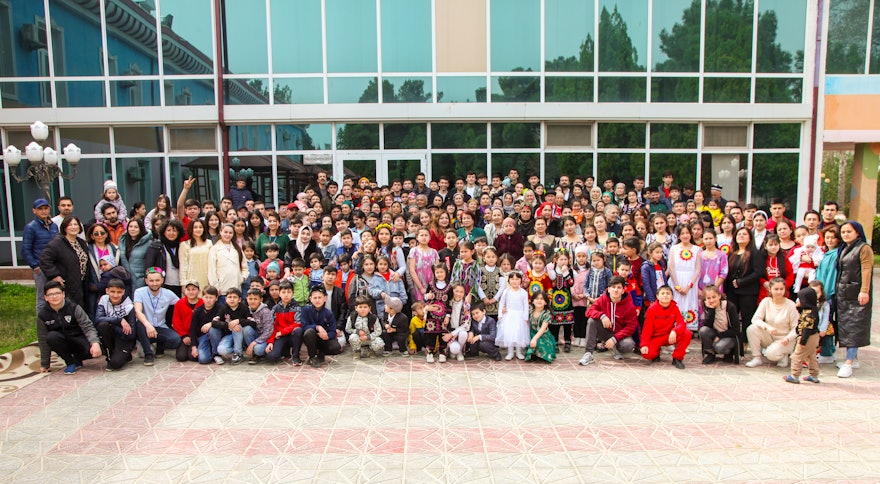 نزدیک به ۳۰۰ شرکت‌کننده از مناطق مختلف تاجیکستان در اولین کنفرانس محلی در شهر خجند شرکت کردند.