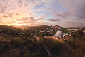 La nouvelle maison d’adoration bahá’íe en PNG, qui représente l’union de la prière et du service, incite les résidents locaux à participer à la construction de ce temple.