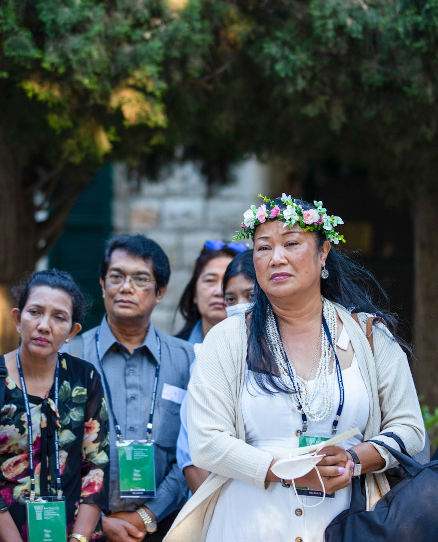 Delegates preparing to visit the Shrine of the Báb.