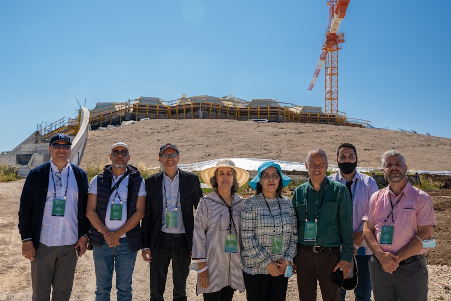 Délégués du Maroc lors de leur visite du chantier de construction du mausolée de ‘Abdu’l-Bahá.