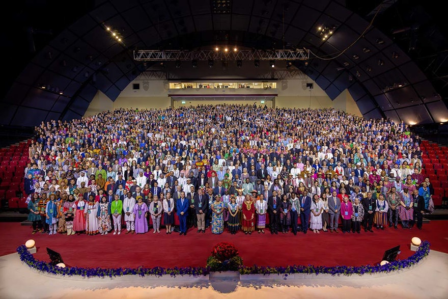 Delegates, Counsellors, and other participants at the 13th International Bahá’í Convention.