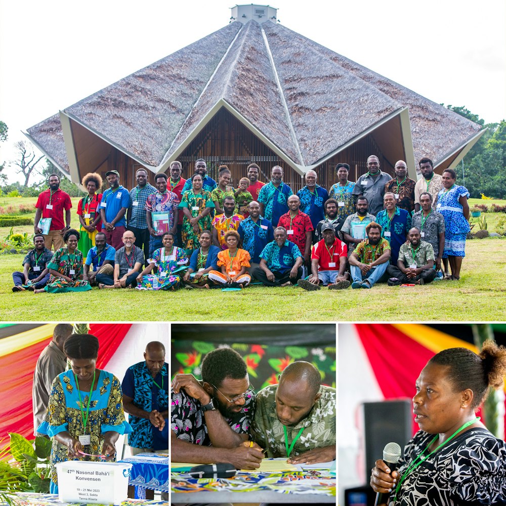 Los delegados de la convención nacional de los bahá’ís de Vanuatu en el templo local bahá’í de la isla de Tanna