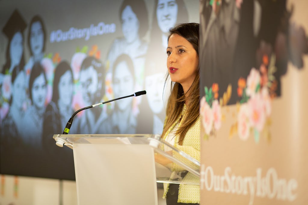 El Central Hall Westminster de Londres resuena con diferentes actuaciones artísticas y emotivas presentaciones en homenaje a las diez mujeres bahá’ís ejecutadas en Irán hace 40 años.