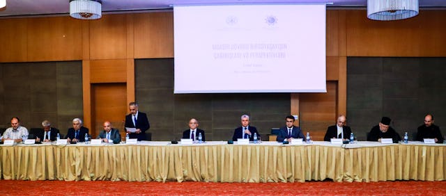 M. Asgarli a parlé du principe de l’unité de l’humanité. « Le signe d’une société saine et cohésive est la prise de conscience que nous sommes tous un seul peuple, partageant une même patrie, la planète elle-même. C’est dans ce contexte que nous pouvons commencer le projet d’écrire le prochain chapitre de l’histoire de l’inclusivité et de la coexistence en Azerbaïdjan. »