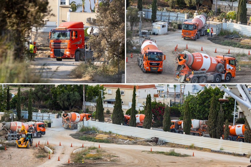 Des camions à béton arrivent sur le site pour assurer un approvisionnement constant à chacune des quatre pompes.