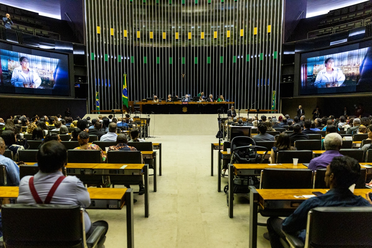 A solemn session in the Chamber of Deputies of Brazil explored a century of Bahá’í efforts toward social transformation in that country.