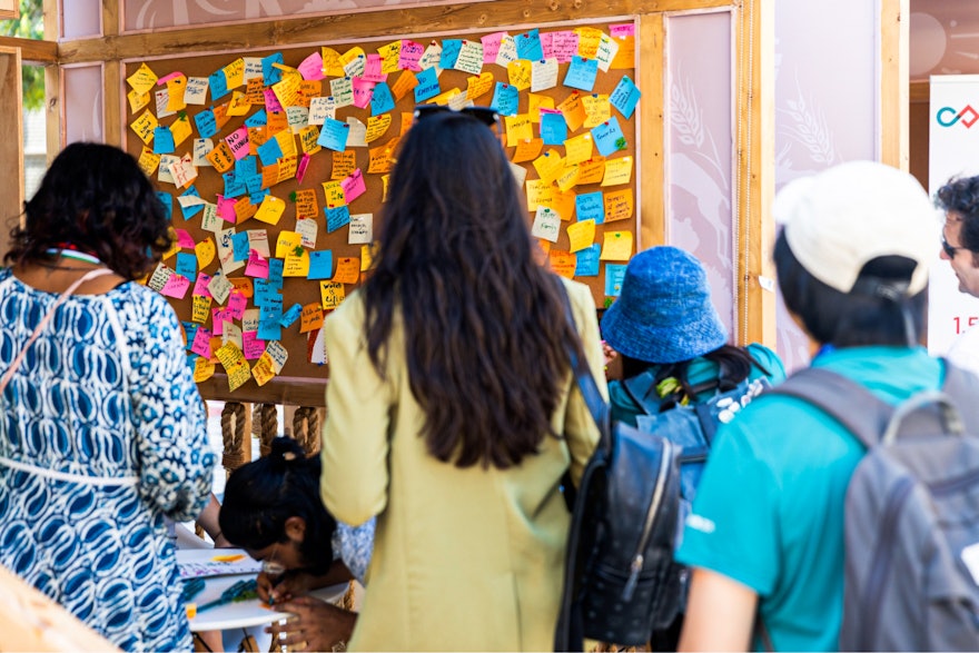 جامعه جهانی بهائی همراه با «بنیاد بودایی تزو چی» (Buddhist Tzu Chi Foundation) میزبان غرفه نمایشگاهی بودند که از شرکت‌کنندگان دعوت می‌کرد تا دیدگاه خود را از آینده بشریت توصیف کنند.