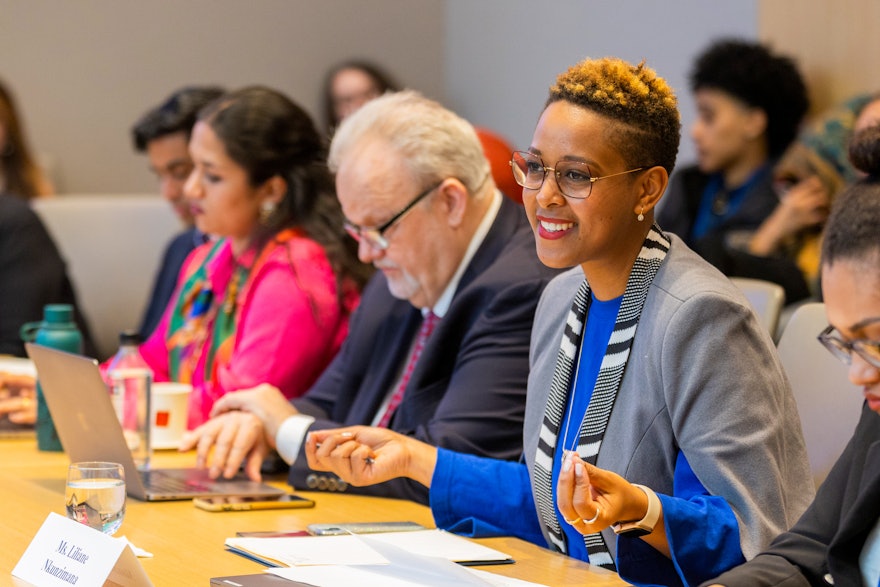 Derecha: Liliane Nkunzimana, representante de la Comunidad Internacional Bahá’í en la Oficina de Nueva York.