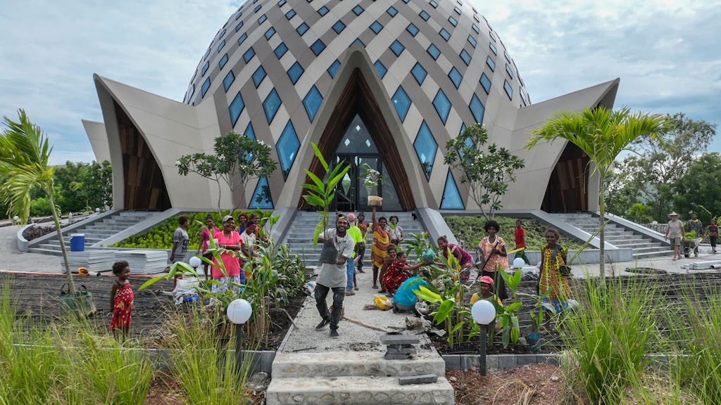 Over 1,000 expected for dedication of the national Bahá’í House of Worship in Port Moresby.