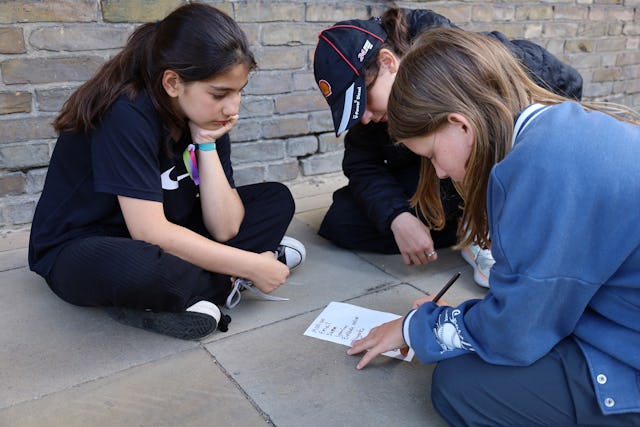 Through various activities, the participants examined how they can create a short film that addresses negative patterns of media consumption among young people.