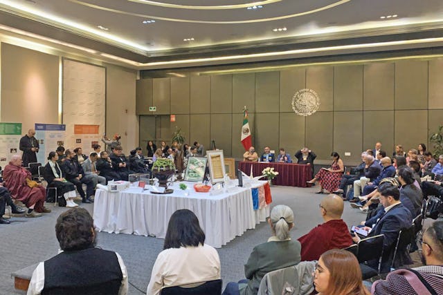 The Bahá’í Office of External Affairs of Mexico at the Interreligious Day for Peace, organized by Mexico’s federal government. For the past two years, the Office has contributed to discussions on how spiritual principles can help address the roots of violence and strengthen social cohesion.