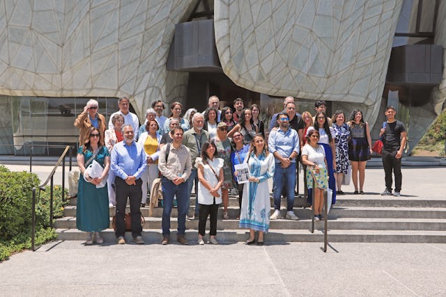 A group photo from the publication launch event that was held at the Bahá’í House of Worship in Santiago.