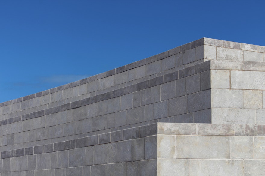 The garden planter in the north plaza is now ready to receive the final landscaping material in preparation for the plants and vegetation that will adorn the site, provide shelter from wind, and dampen noise from the surrounding area.