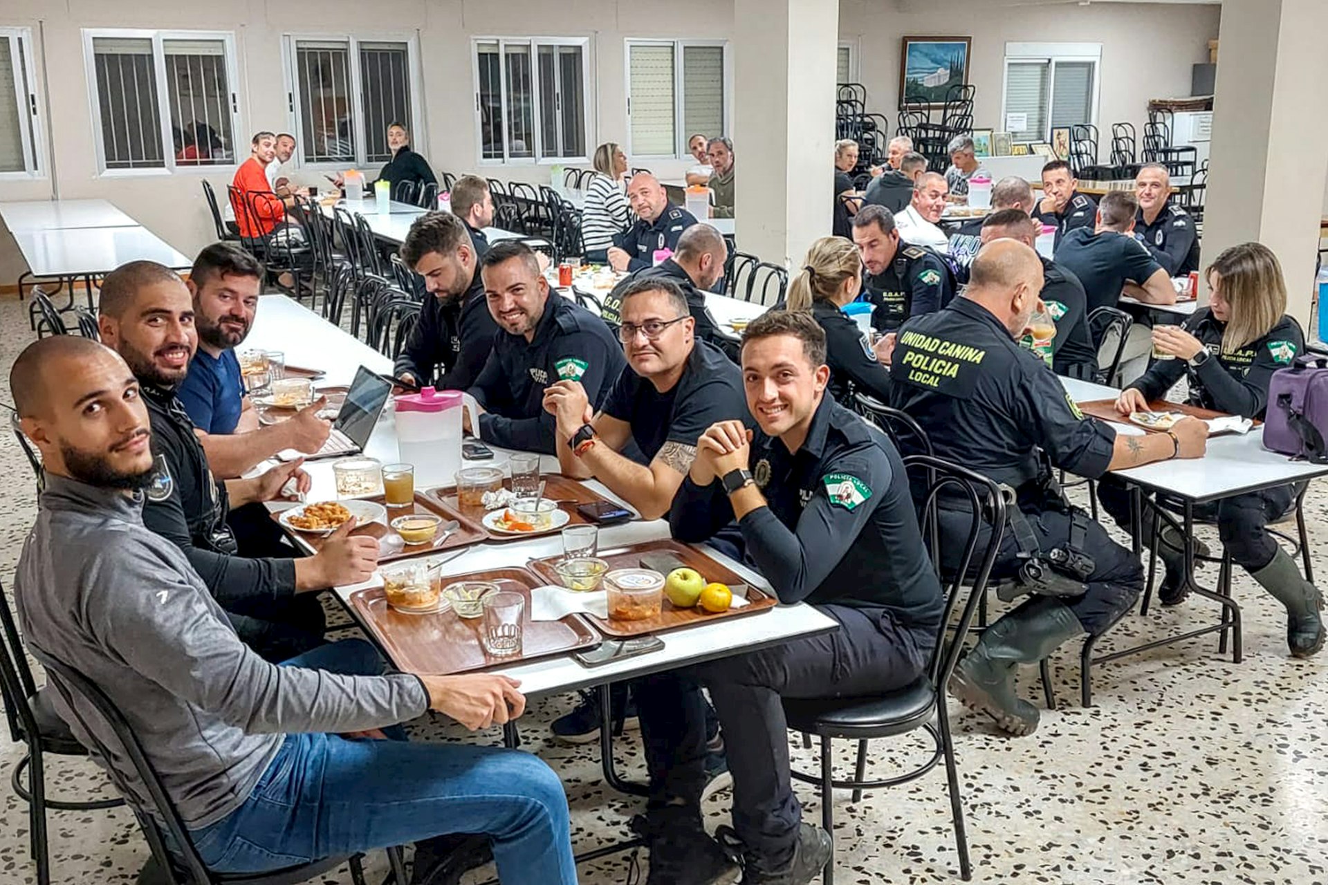The Bahá’í Centre in Llíria—a municipality of Valencia city—hosted 476 police officers from 46 localities during the disaster response. Each day, 24 volunteers provided meals, laundry services, and a peaceful environment for those stationed at the Centre.