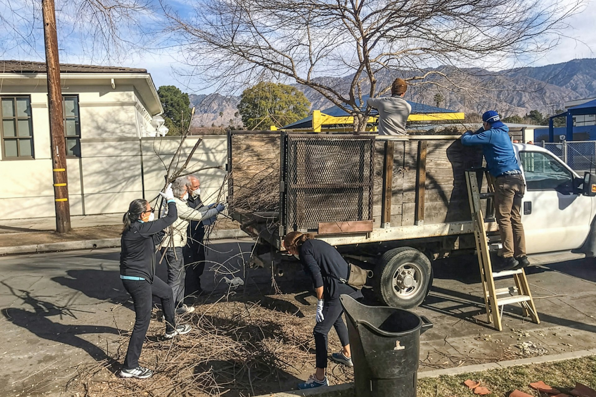 In February, the Bahá’í Local Spiritual Assembly of Pasadena, in consultation with city officials, organized a street cleanup to remove green waste left by the winds.