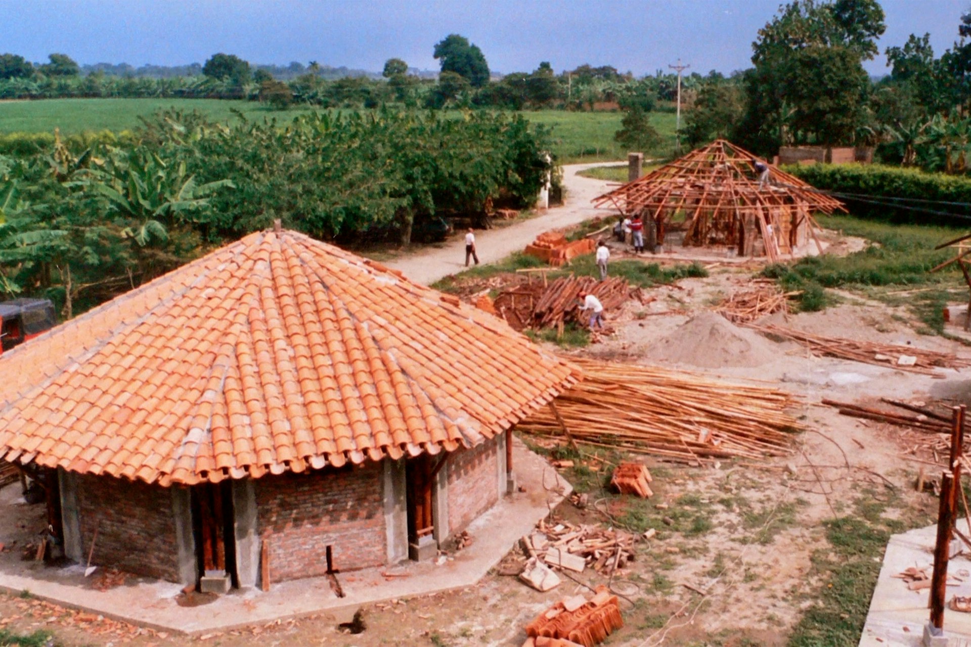 The FUNDAEC documentary illustrates how an educational approach inspired by principles such as the oneness of humanity, the inherent nobility of every person, and the harmony of science and religion has enabled communities to become protagonists of their own development.