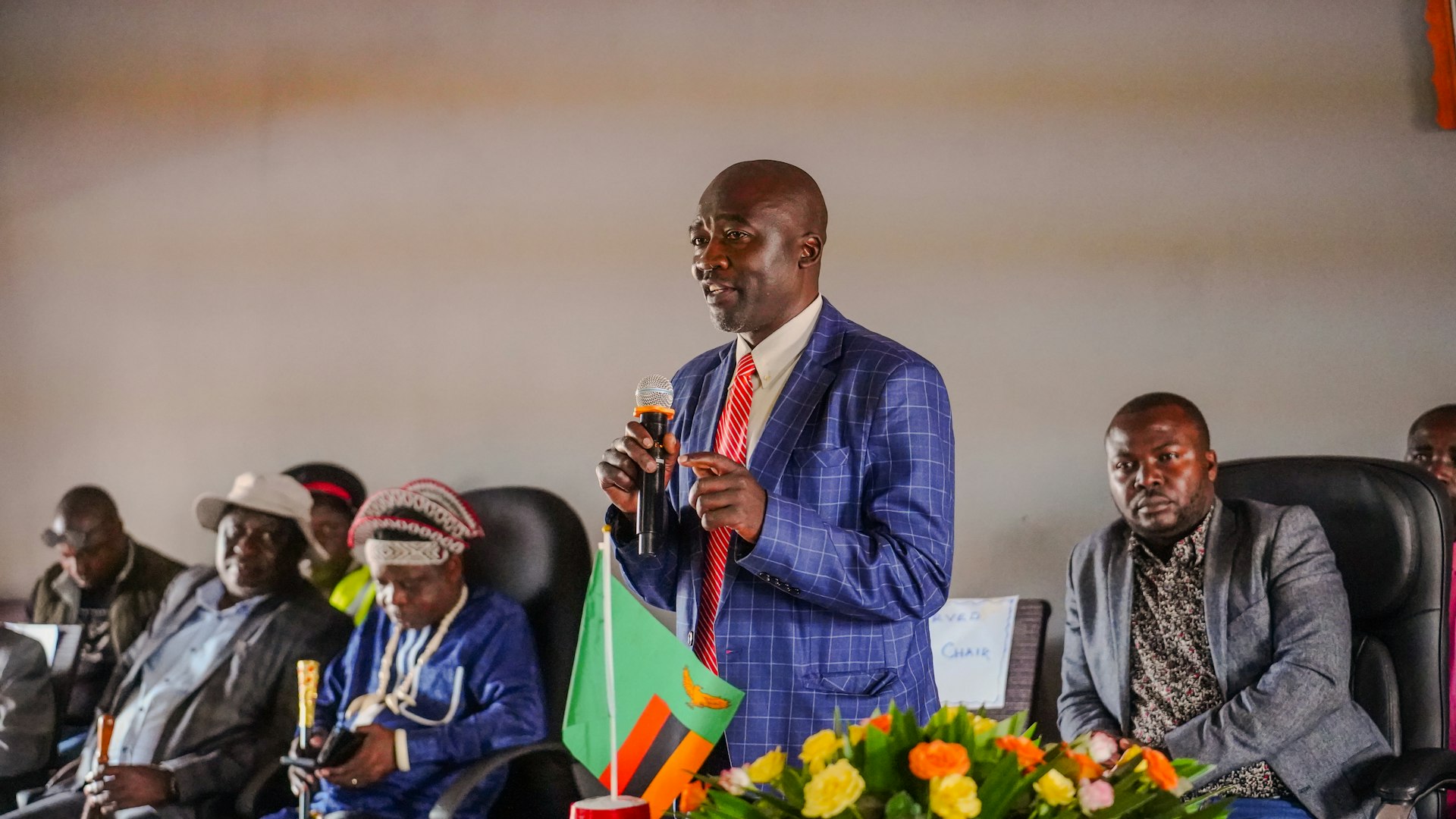 Town Council Chair, Henry Kasungulu, addressing the gathering.