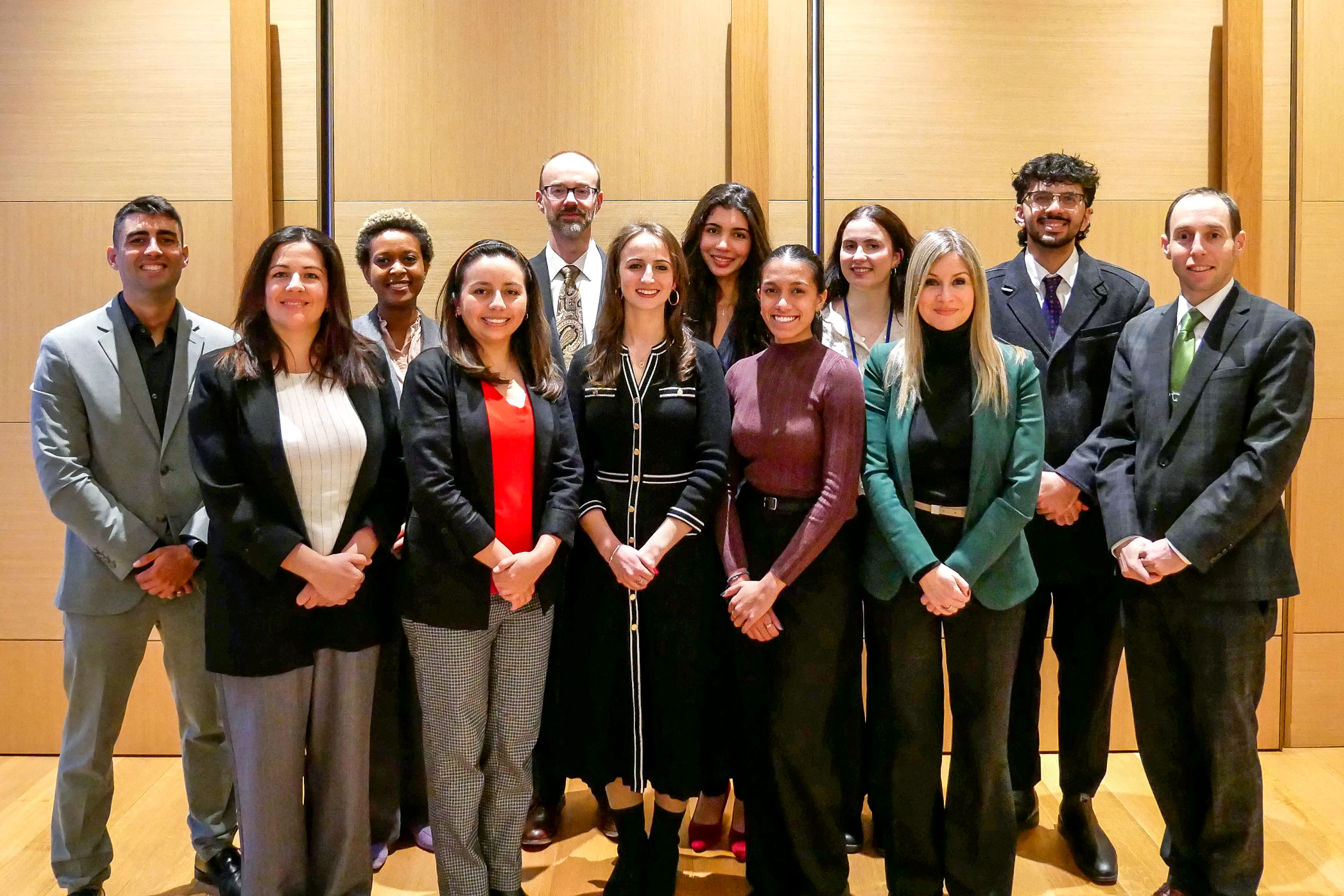 Photo de groupe des délégués de la Communauté internationale bahá’íe à la 64e session de la Commission des Nations unies pour le développement social.