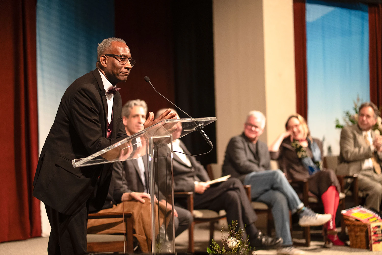 Les maires de deux municipalités voisines, un professeur de lycée, un aumônier du South Side de Chicago et d’autres acteurs sociaux faisaient partie des intervenants de la rencontre « Béni soit le lieu ».