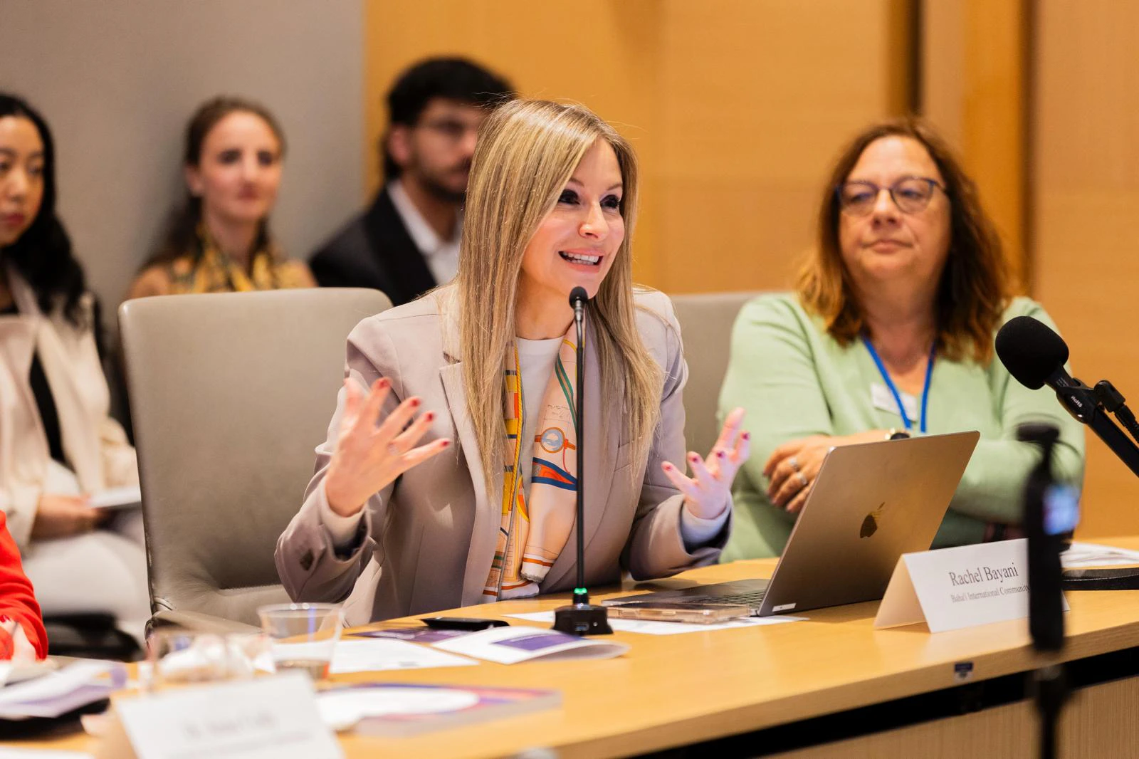 Rachel Bayani, représentante principale de la Communauté internationale bahá’íe auprès de l’ONU, lors d’un des évènements organisés par la BIC pendant la CSW de cette année.