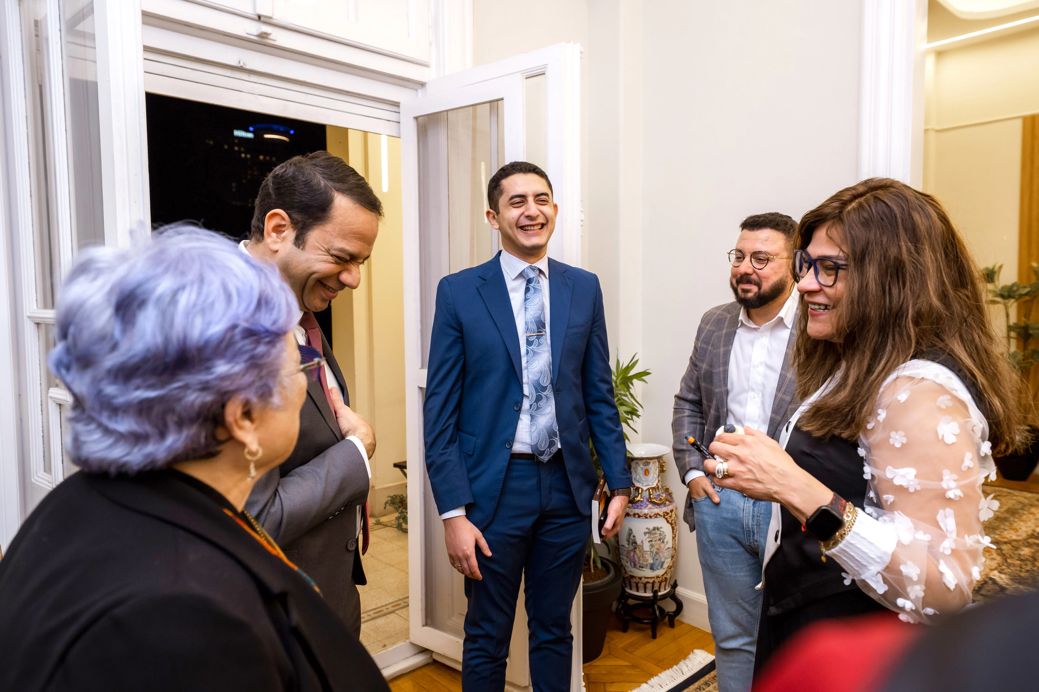 Des acteurs sociaux, notamment des universitaires, des défenseurs des droits de l’homme, des journalistes et des dirigeants de la société civile, ont assisté à une réception marquant l’inauguration des nouveaux locaux du bureau de la BIC au Caire.