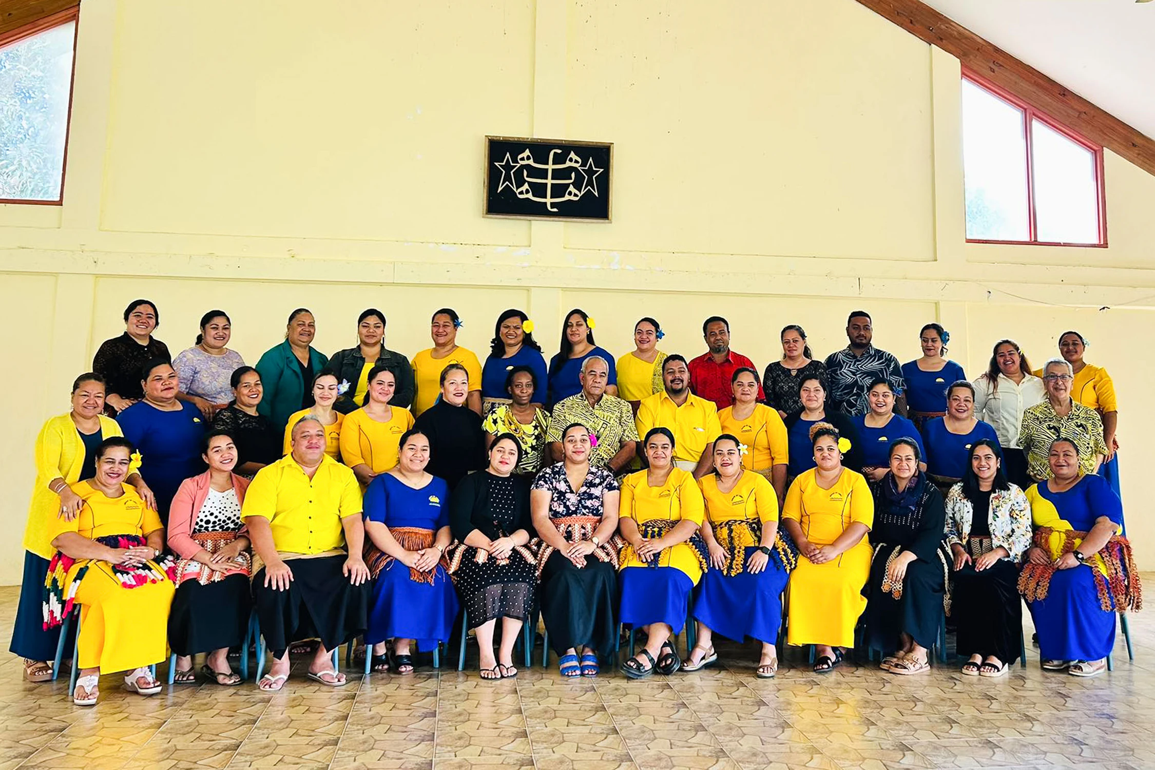 Quelques membres du personnel de l’école internationale Ocean of Light.
