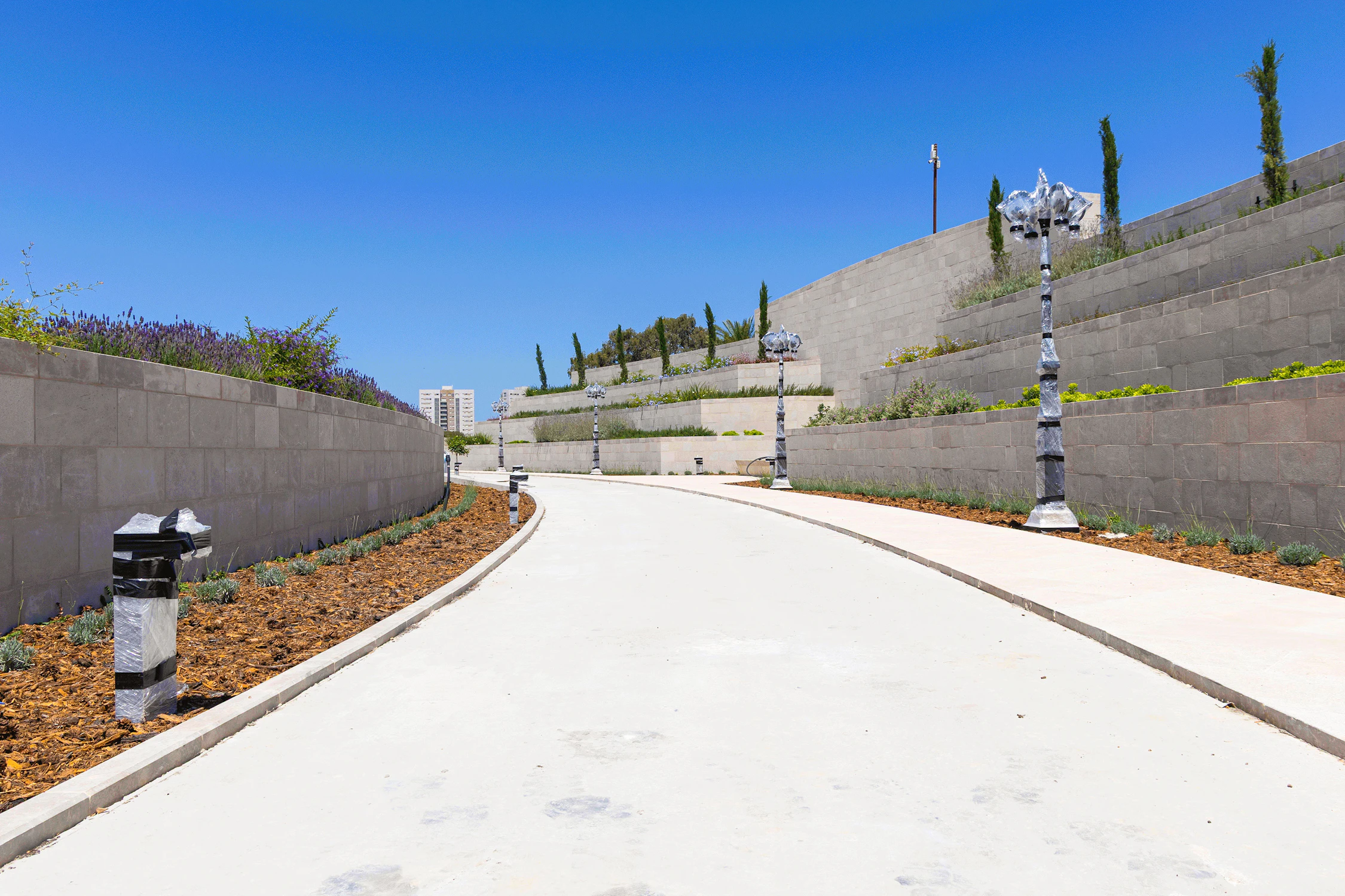 Les travaux de pavage du chemin circulaire sont presque terminés.