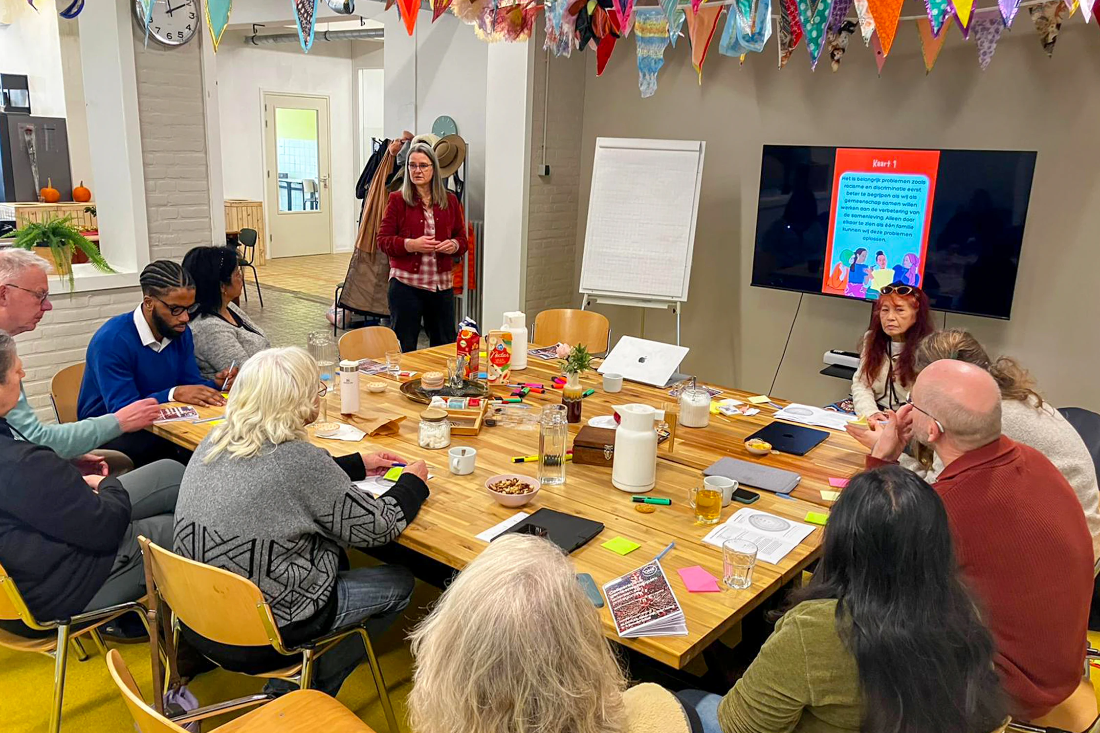Un participant d’Amsterdam a évoqué le lien entre contribution, sentiment d’appartenance et sens de la vie : « Quand on peut et qu’on veut apporter sa contribution, on a le sentiment d’avoir sa place quelque part, et cela donne un sens à notre vie. »
