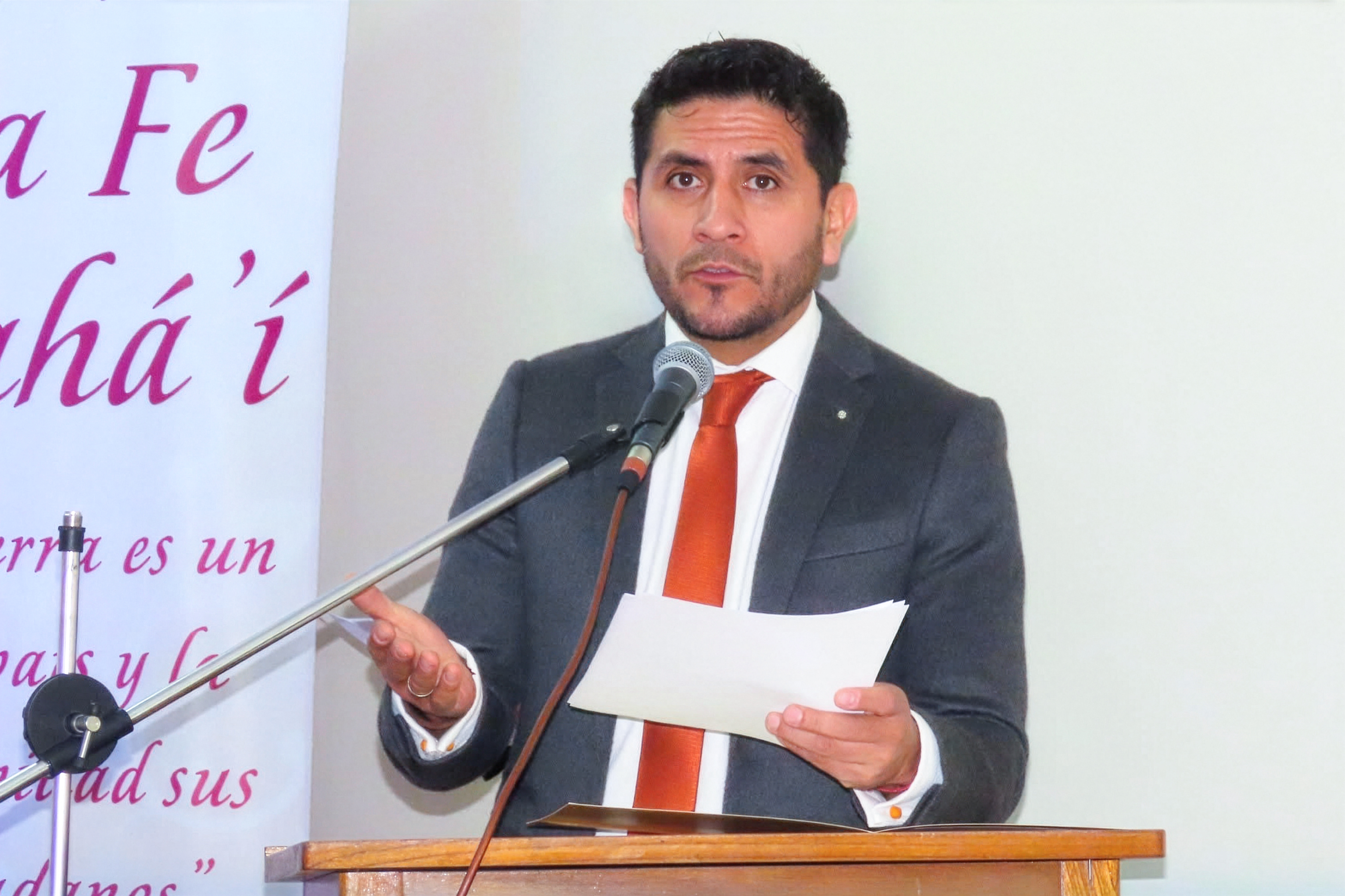 In conversation with the News Service, Luis Quiroz, Secretary of the National Spiritual Assembly, explained how weaving a new social fabric requires a kind of humility and a willingness to set aside fixed ideas rather than simply defend them. “We detach a little from our own conceptions,” he said, “in order to broaden ourselves.”