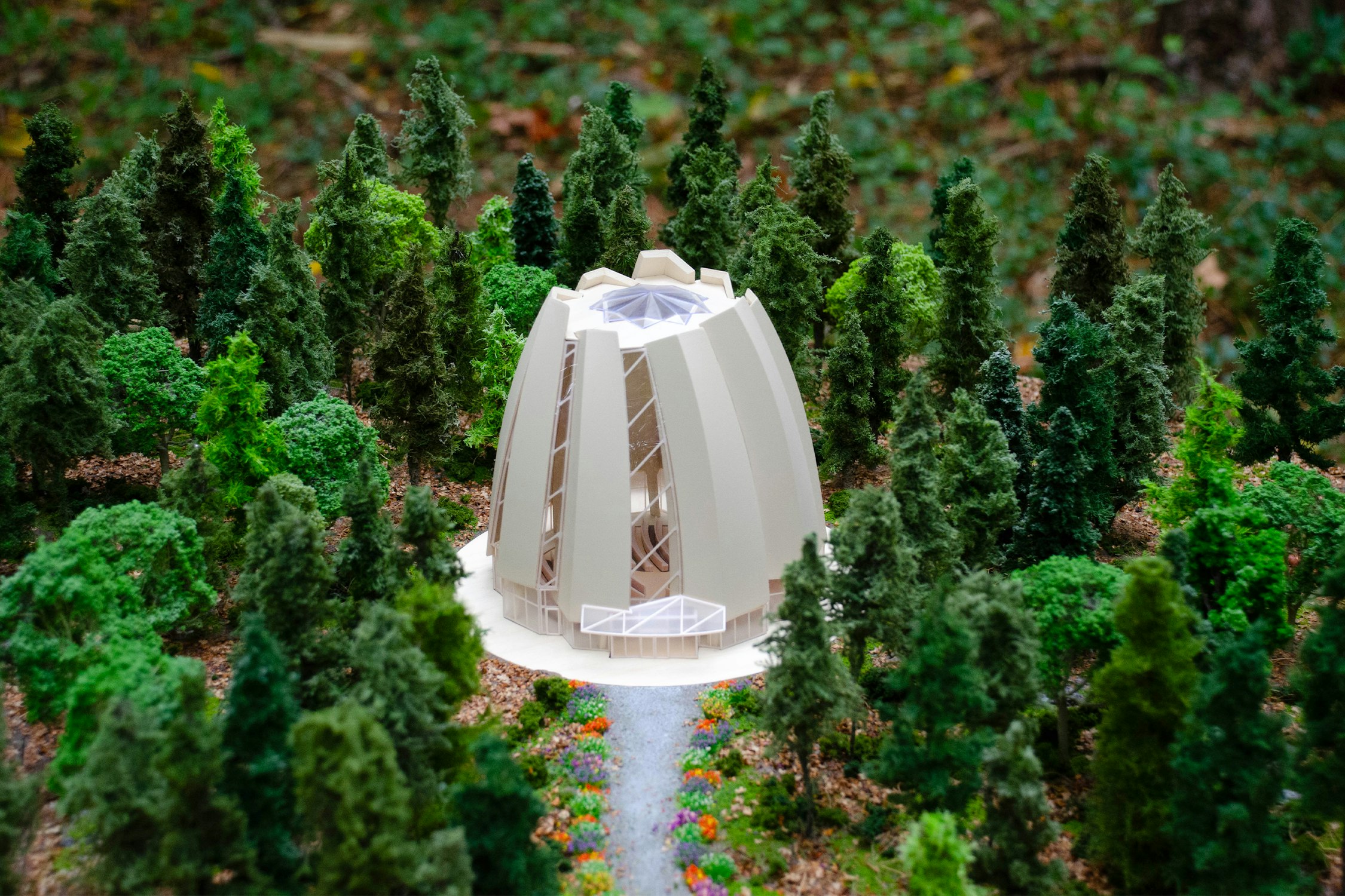 Vue de la maquette du temple exposée au Centre national bahá’í après son inauguration.