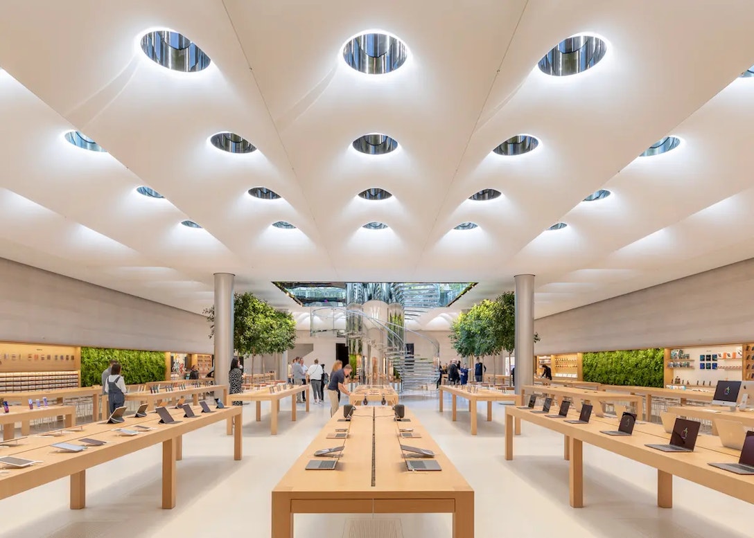 Point de vente Apple, épuré et synonyme de l'expérience proposée en magasin