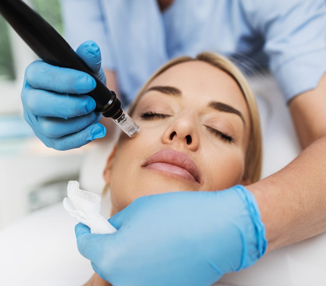 patient getting hydrafacial