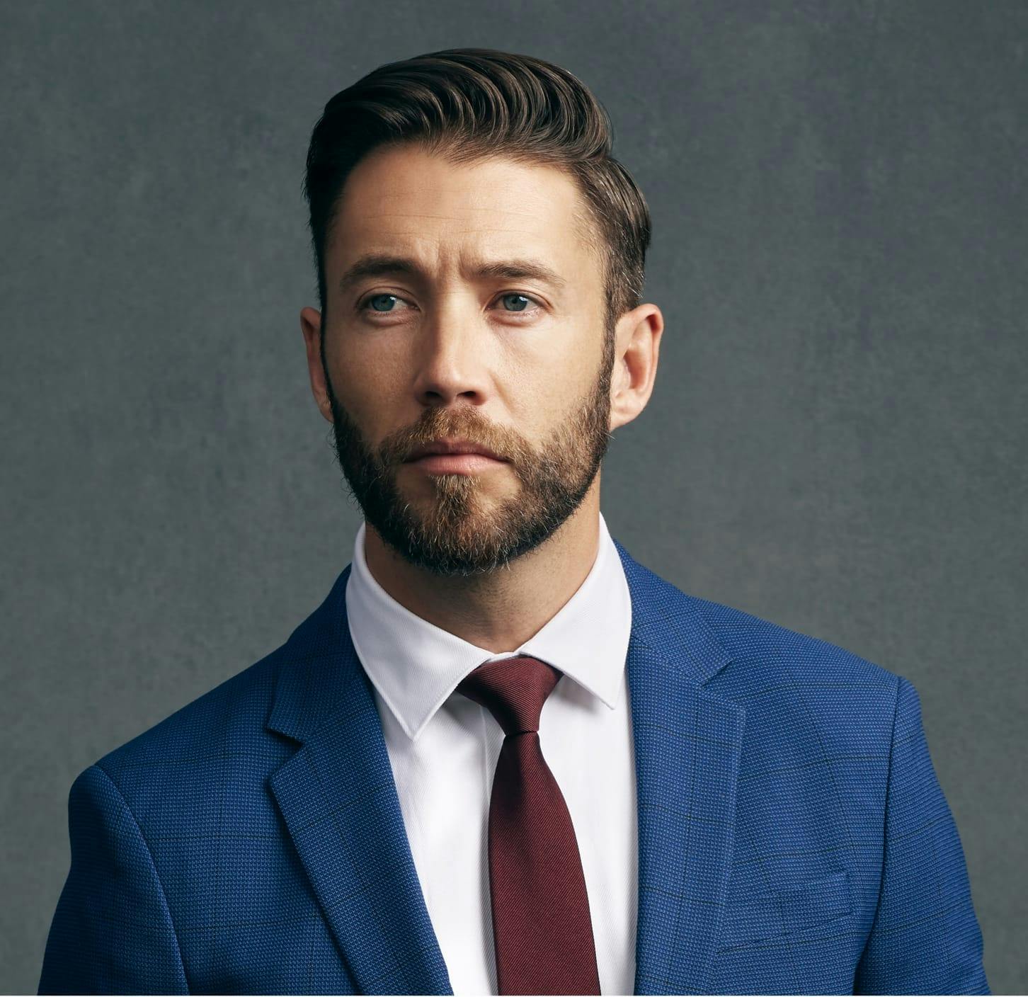 Handsome man wearing a suit