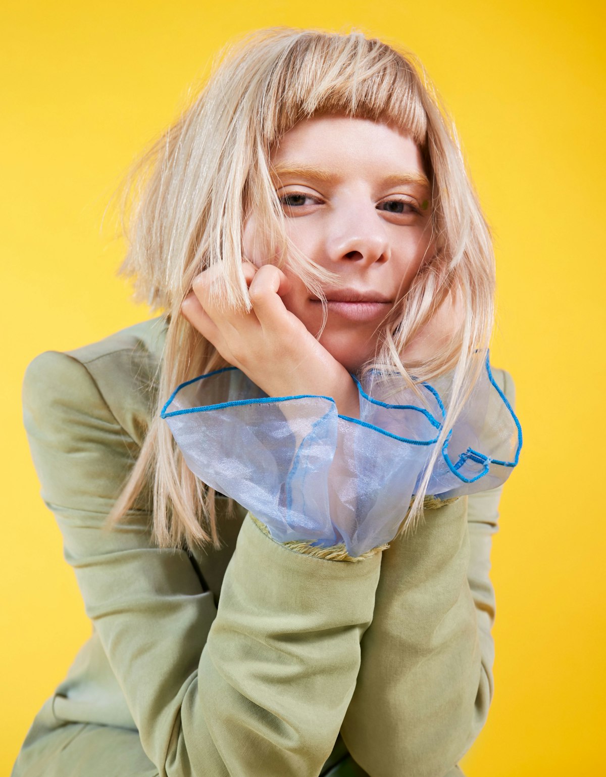 Die norwegische Popstar Aurora singt in ihrer eigenen Sprache