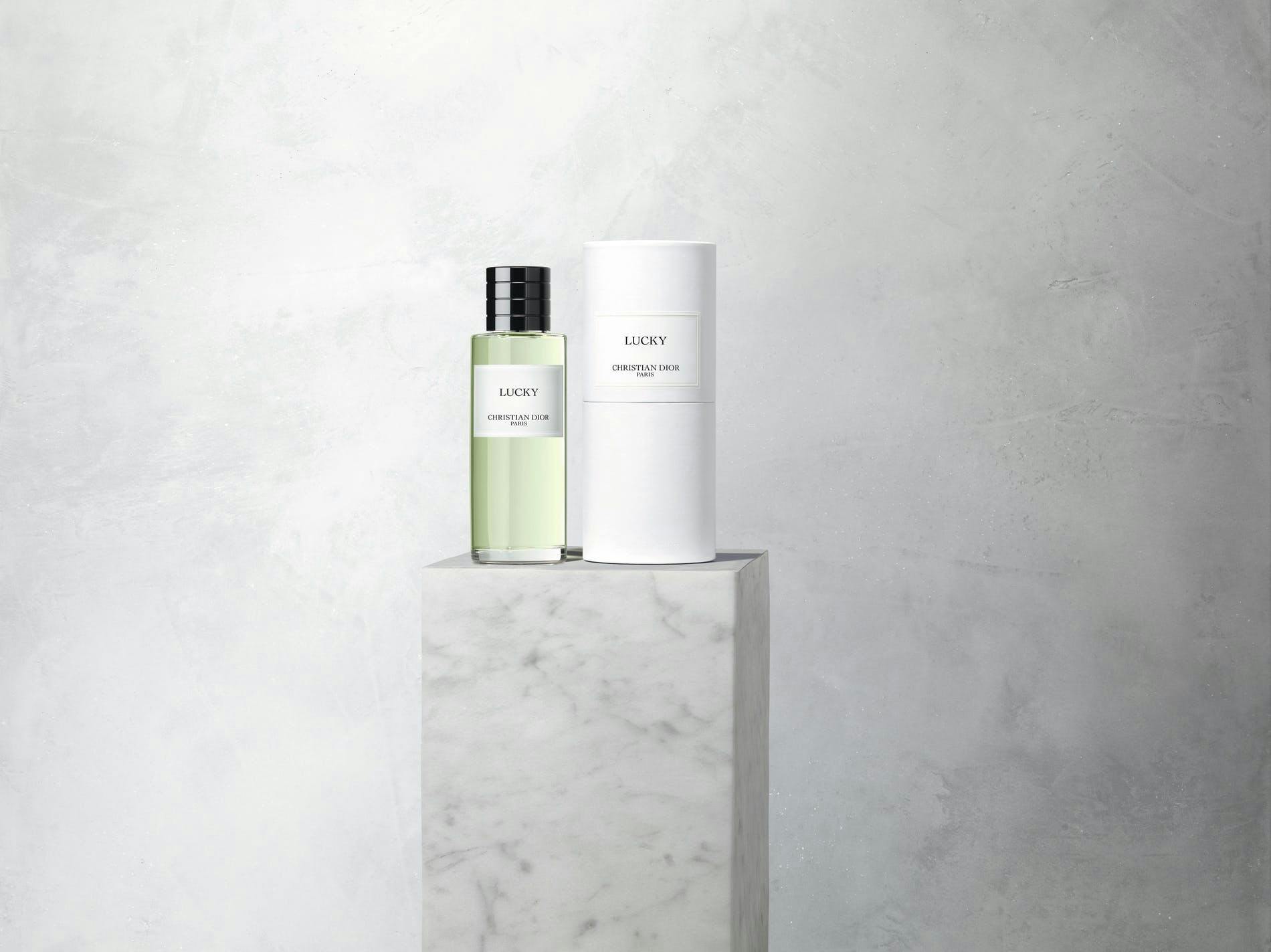 De Dior à Mugler : Les 10 meilleurs parfums de fleurs blanches sur le  marché actuel ~ Critiques de Parfums