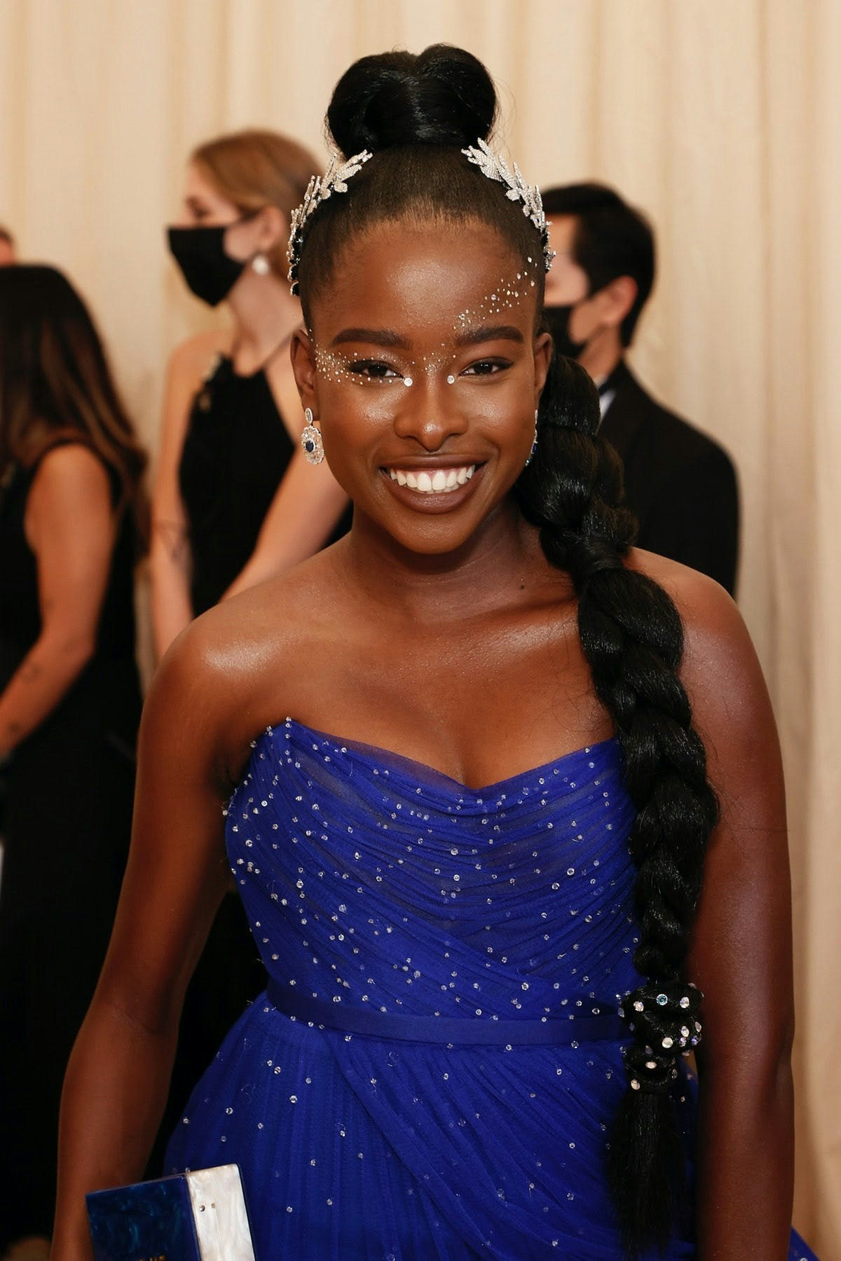 Tendance beauté les strass pour le visage qui vont nous faire briller
