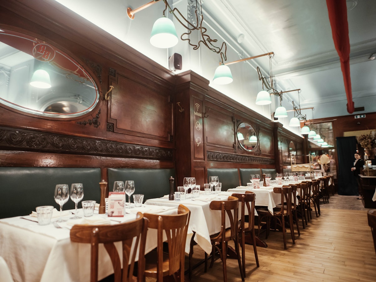 Bouillon Bruxelles pourquoi ce restaurant populaire fait autant