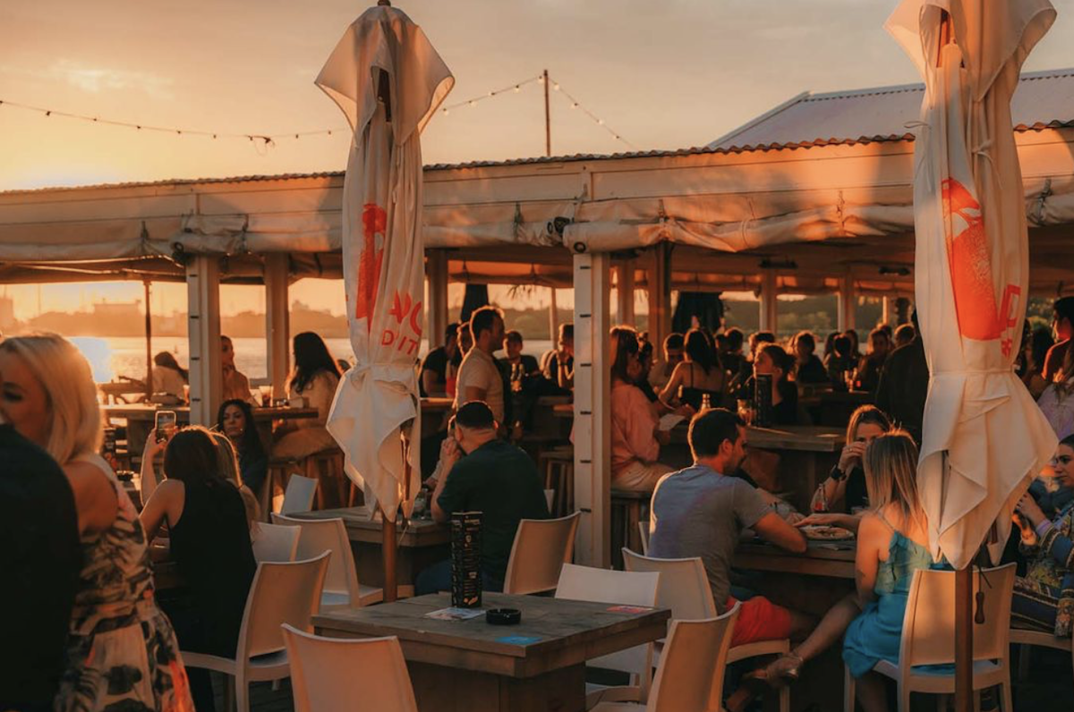 Bij deze zomerbars in Antwerpen wil je geweest zijn in 2023