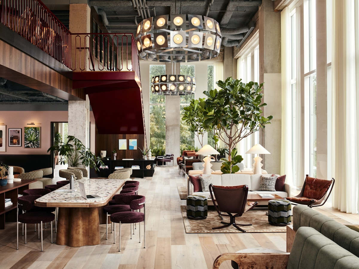 "Working From_" : comment The Hoxton redéfint le travail et le ...