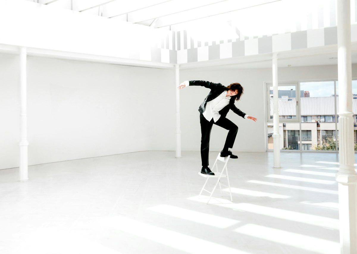 Edouard van Praet : funambule des mascarades