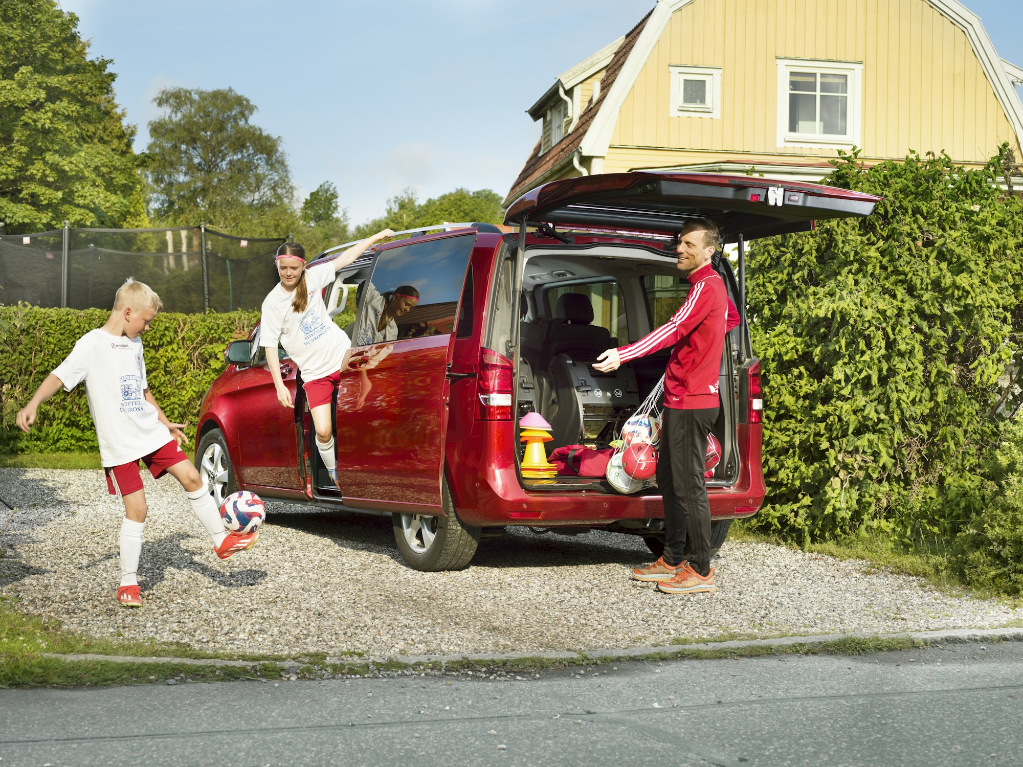 Sjusitsig stor familjebil sommar