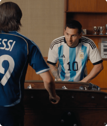 Leo Messi playing fussball