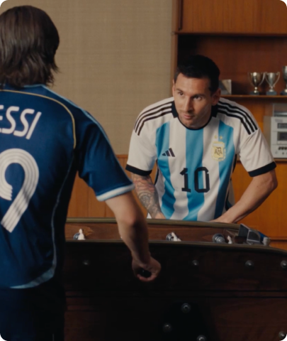 Leo Messi playing fussball