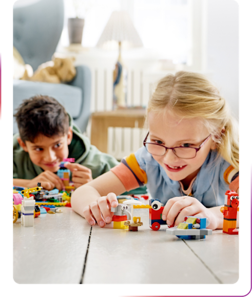 kids playing with the blocks
