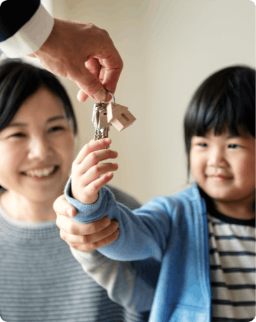 little kid looking at keys