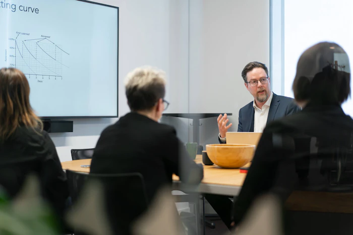 Image of Matti Olofsson in a meeting at the Junglemap Stockholm office