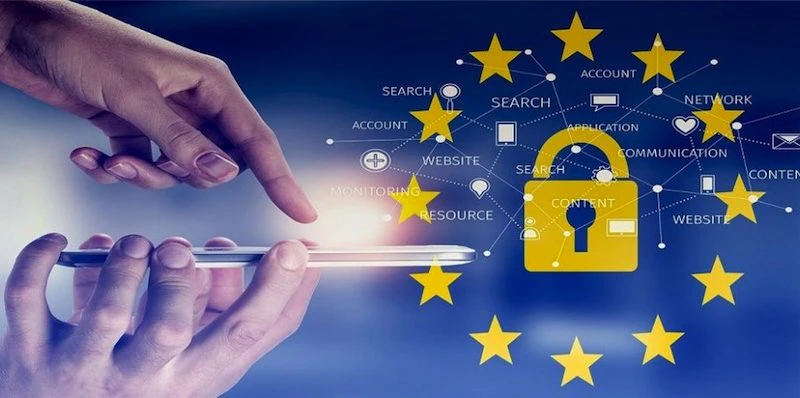 Image where two hands holding a cellphone next to a padlock surrounded by EU-stars